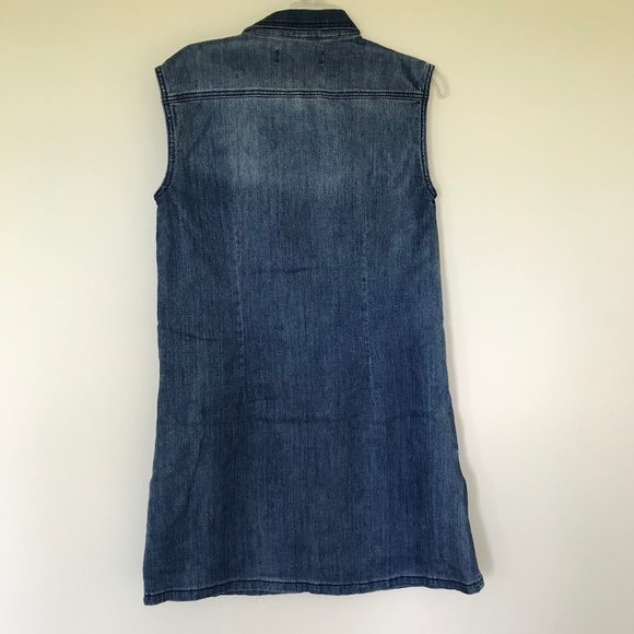 Lola Jeans Sleeveless Denim Knee Length Shift Dress with Pockets - Picture 2 of 6